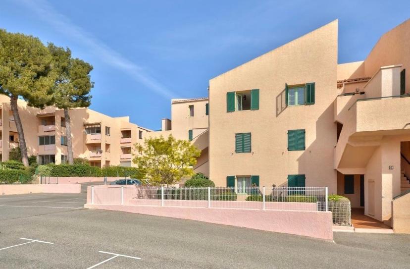 Studio Avec Piscines A 500M De La Plage Bandol Exterior photo