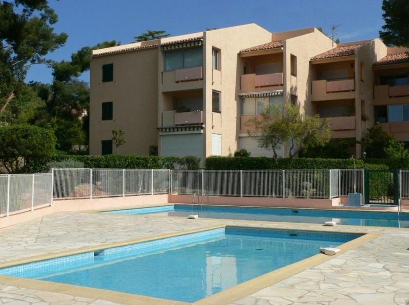 Studio Avec Piscines A 500M De La Plage Bandol Exterior photo